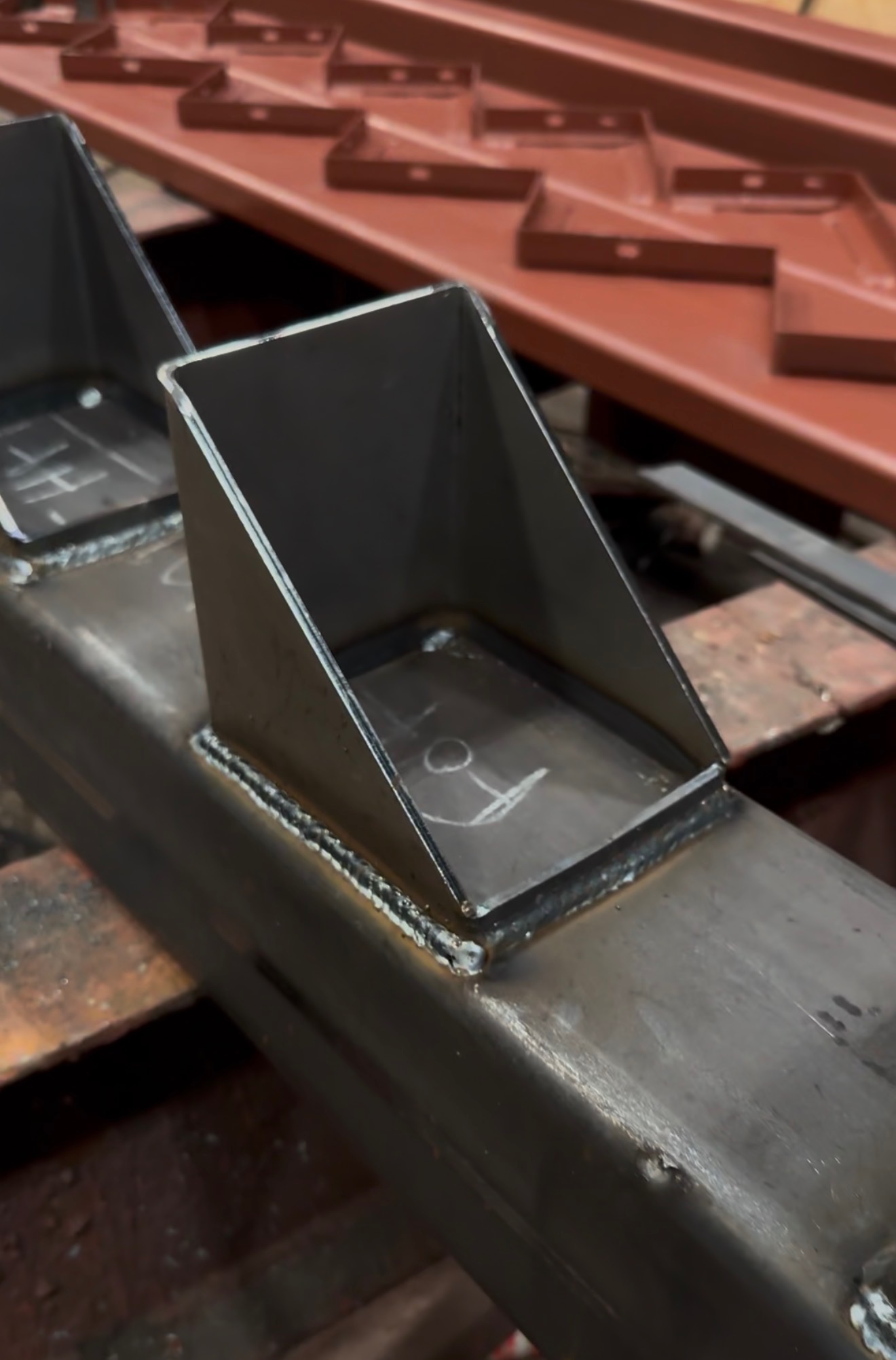 Weld joint on auto frame